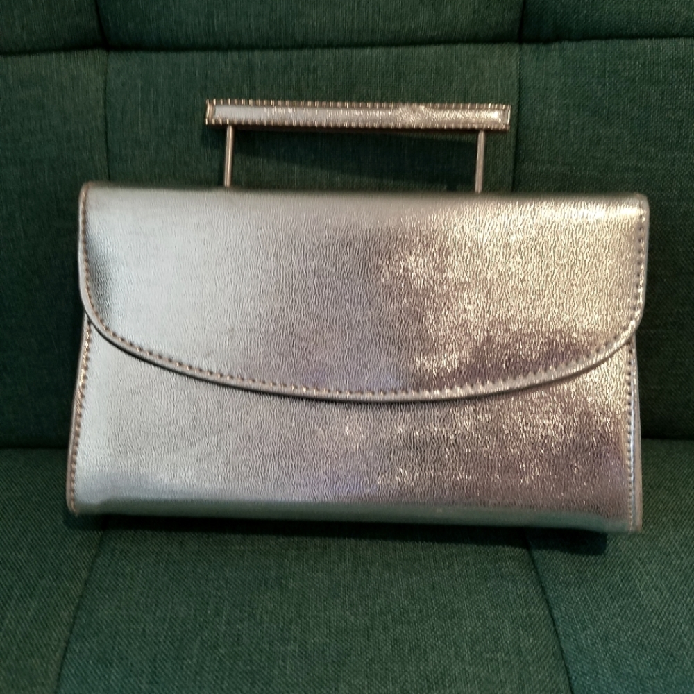 Silver metallic 60s handbag extending handle